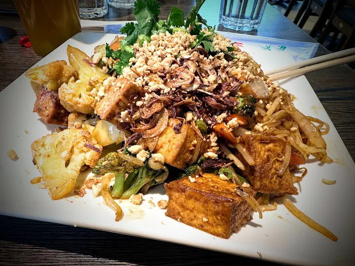 Phở Saigon Noodle House 10