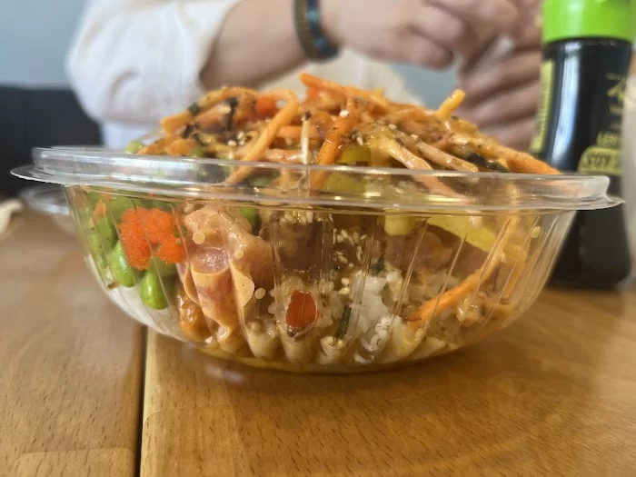 Yummy poke & Bubble tea 7