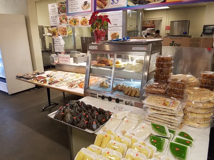 Chen's Biển Đông Oriental Market 4