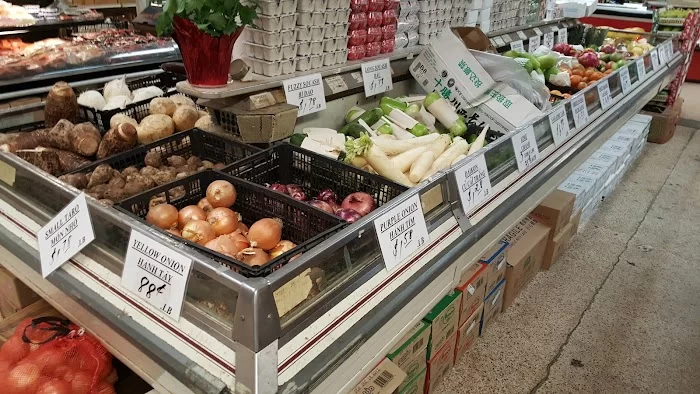 Chen's Biển Đông Oriental Market 9