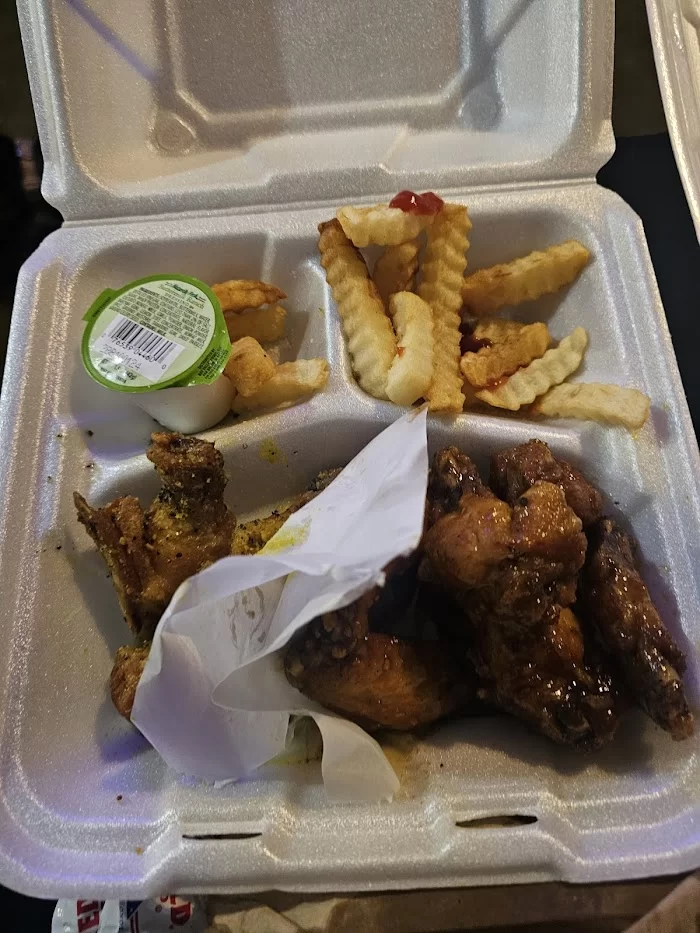 Wow Wing & Deli 2