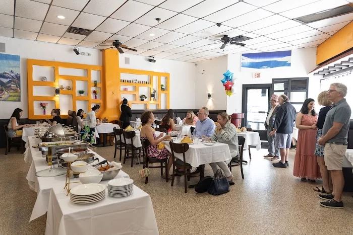 Taste of Everest - An Authentic Indian & Nepalese Cuisine and Bar 4