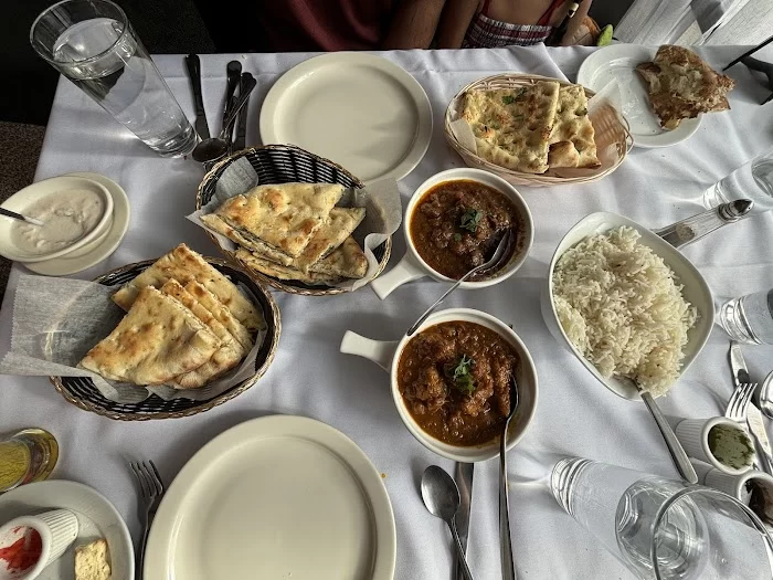 Taste of Everest - An Authentic Indian & Nepalese Cuisine and Bar 6