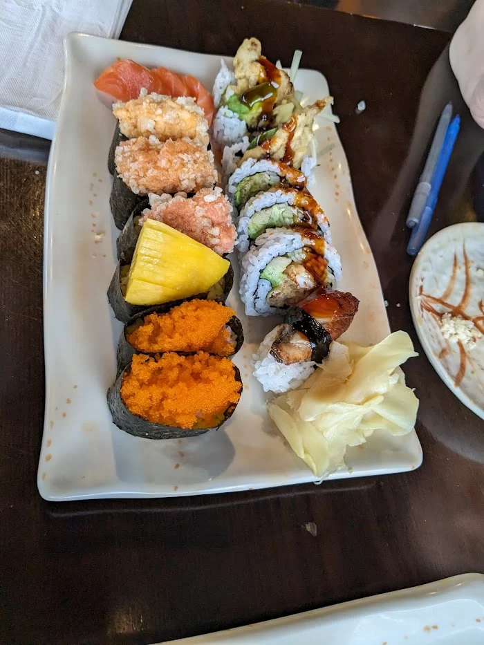 East Gate Chinese and Japanese Restaurant 4