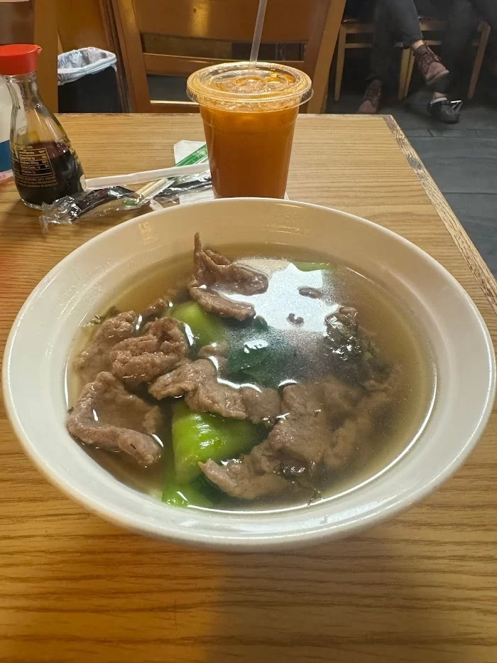 Hong Kong Noodle & Sariku Sushi 8