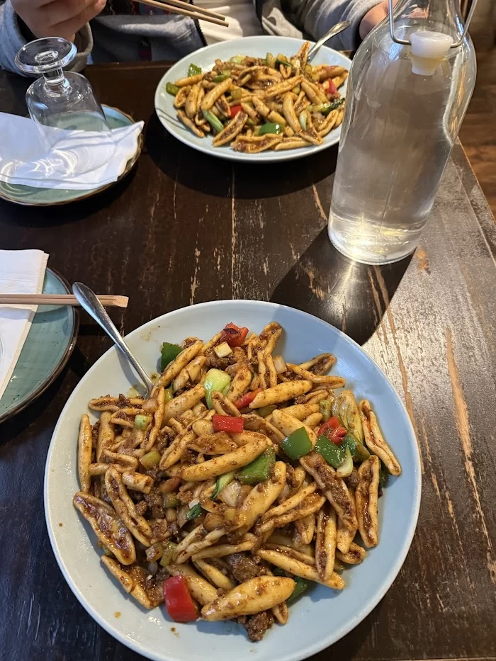 Jiang's Kitchen 疆湖 - Halal Chinese Food 8