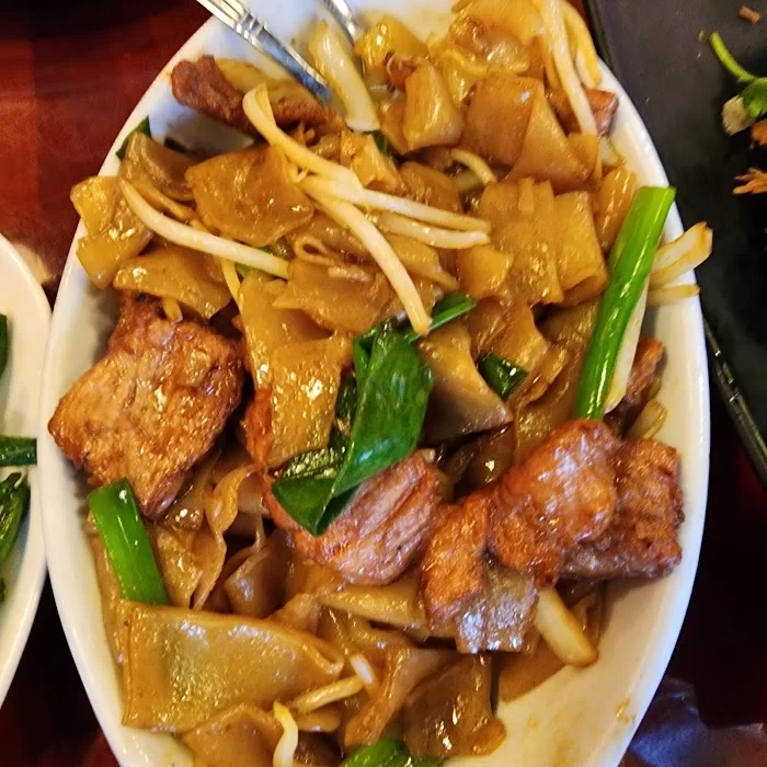 OLLIE’S NOODLE SHOP & GRILLE 6
