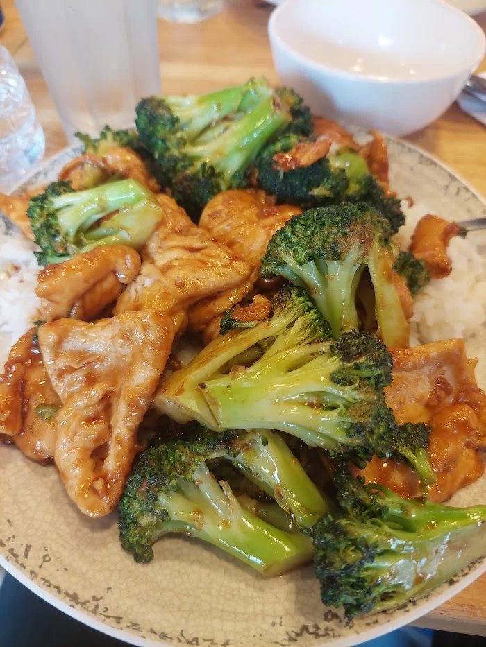 OLLIE’S NOODLE SHOP & GRILLE 10