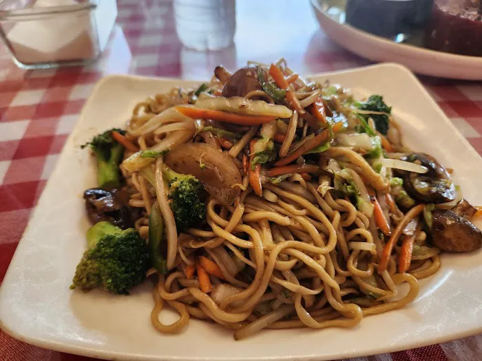Hand Pull Noodle & Dumplings House 1