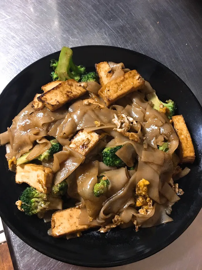 Pride Sushi and Thai 8