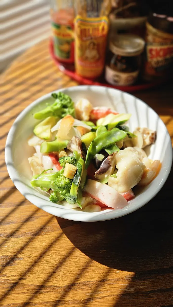 Lin's Mandarin Chinese & Asian Restaurant 6