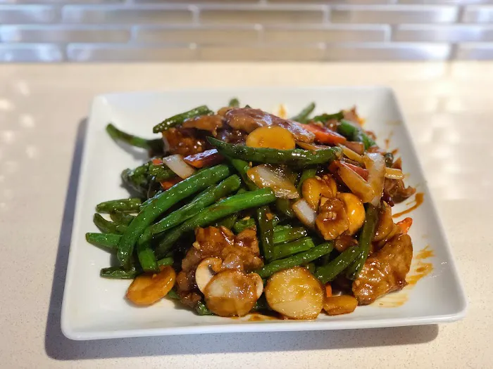 Happy Wok Asian Corner 3
