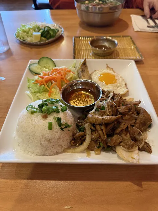 Nam Vang Restaurant 4
