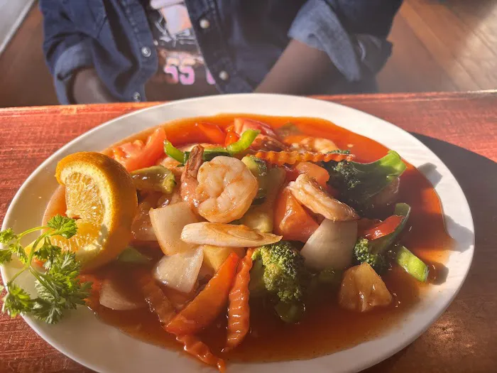 Thai Palace & Sushi Bar 1