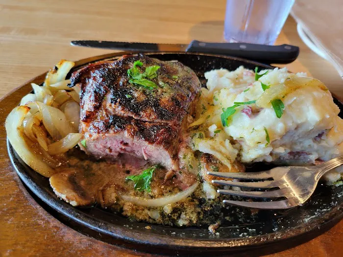 Applebee's Grill + Bar 7