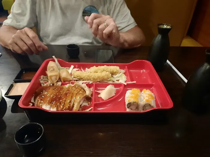 Sumo Japanese Steakhouse & Sushi Bar 8