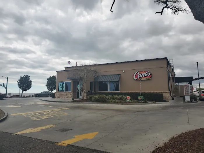 Raising Cane's Chicken Fingers 5