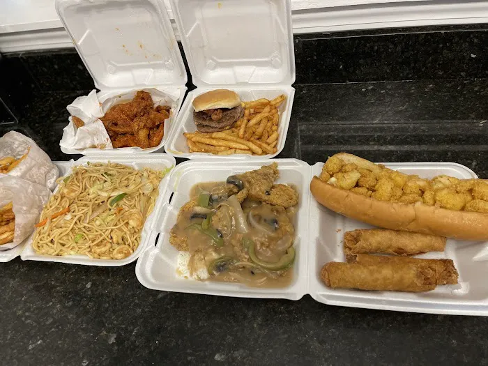Mama's Seafood & Grill 9