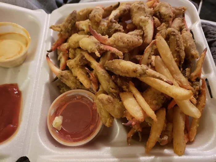 Mama's Seafood & Grill 10
