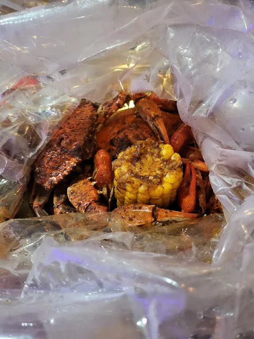 Mr. & Mrs. Crab Juicy Seafood & Bar 7