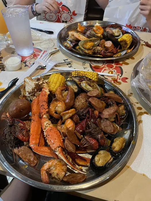 Mr. & Mrs. Crab Juicy Seafood & Bar 4