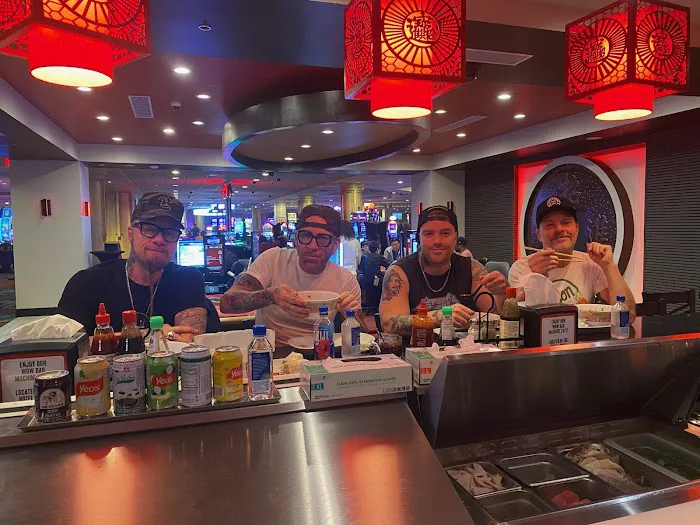 Lucky Noodle Bar 4