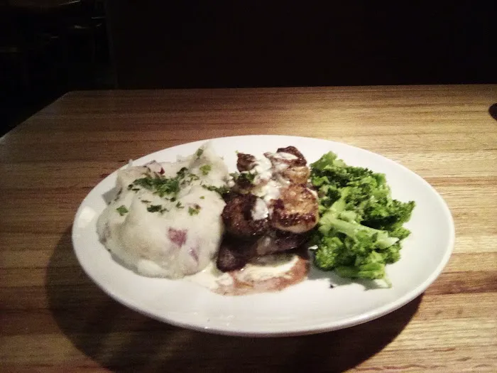 Applebee's Grill + Bar 9