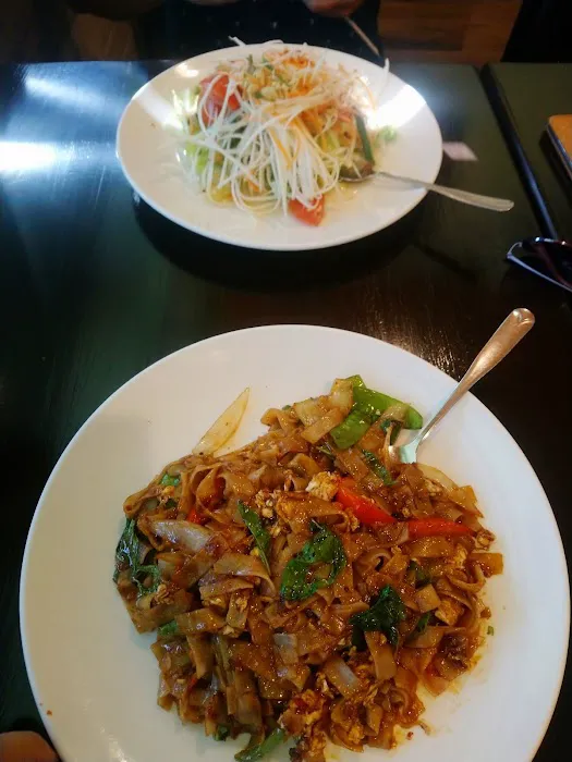 Lemon Grass Thai Kitchen 3