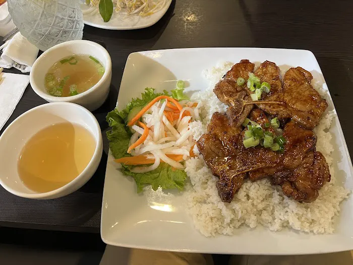 Phở Quyên Vietnamese Cuisine 6