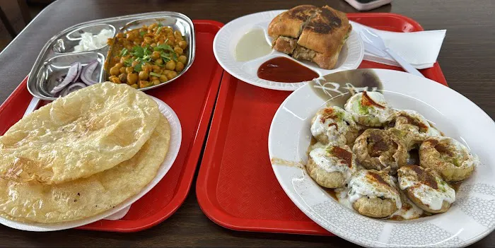 Golden Chaat and Paan House 3