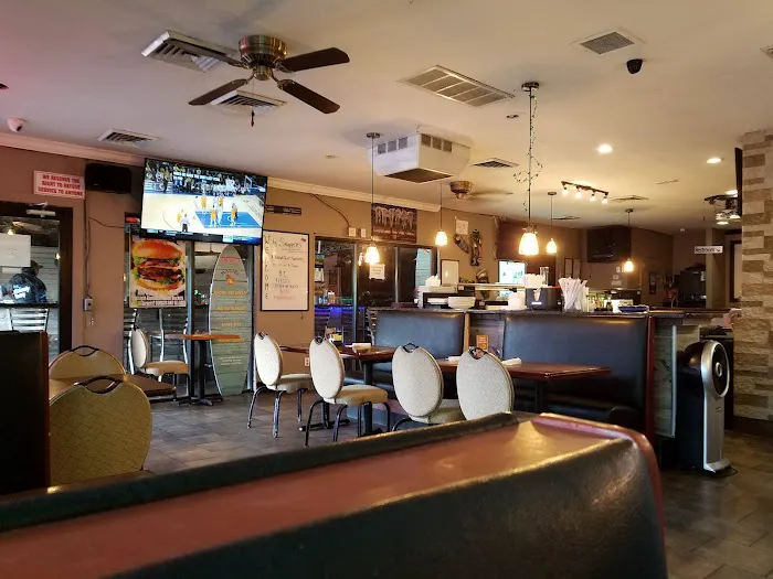 Snappers Grill & Comedy Club 7