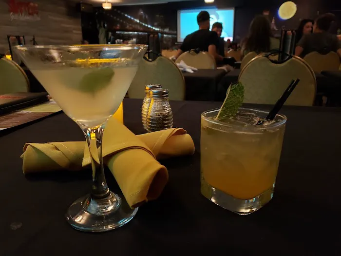 Snappers Grill & Comedy Club 6