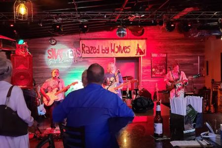 Snappers Grill & Comedy Club