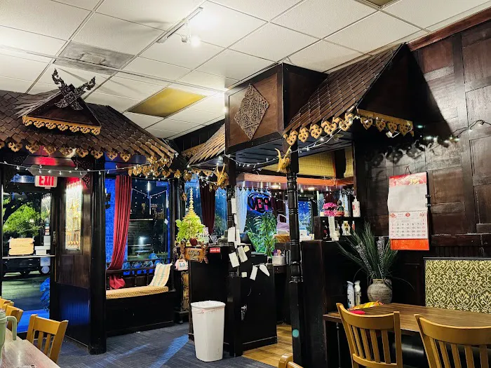 Tum Rub Thai Restaurant 9