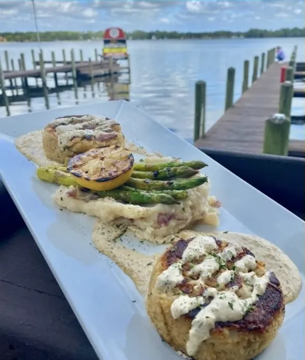 Tarpon Turtle Waterfront Grill 10