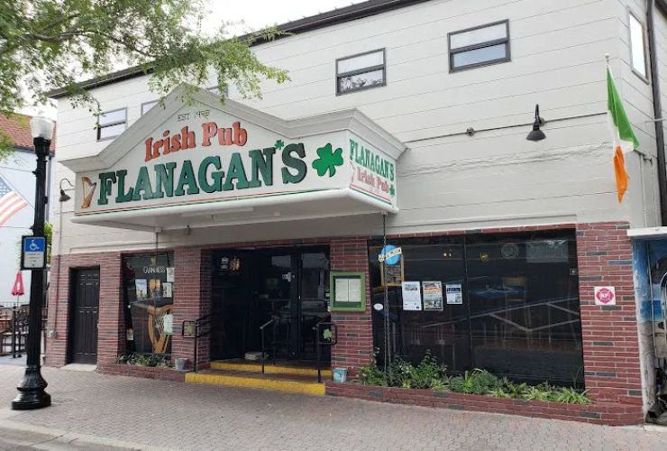 Flanagan's Irish Pub 2