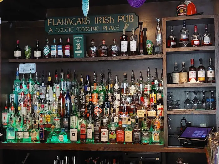 Flanagan's Irish Pub 6