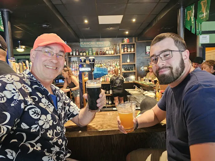 Flanagan's Irish Pub 4