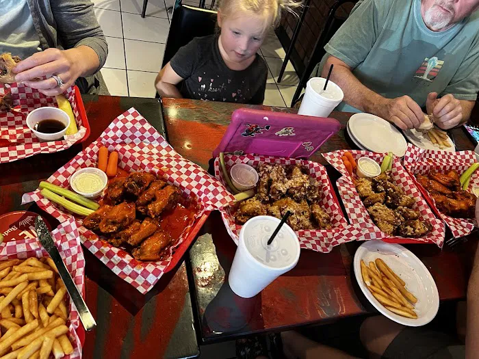 Buffalo Charlie's Bar & Grill 7