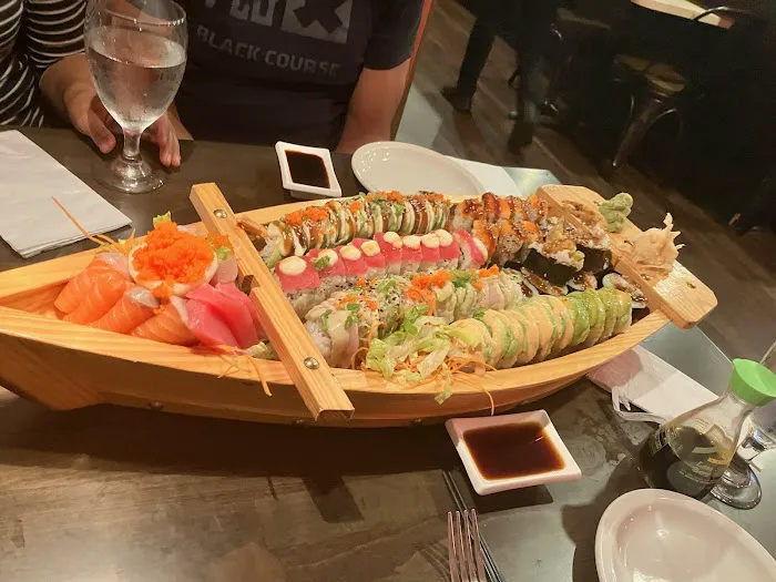 Tom Yum Thai & Sushi Restaurant 9