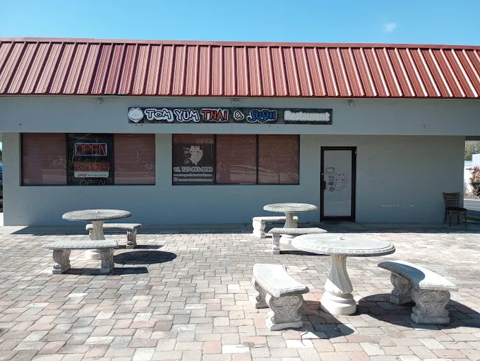 Tom Yum Thai & Sushi Restaurant 4