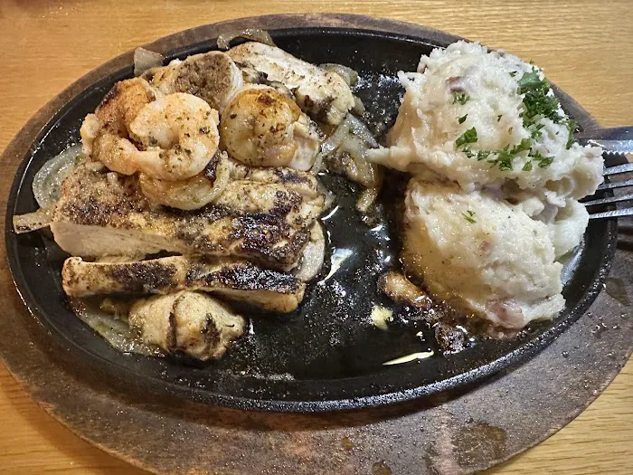 Applebee's Grill + Bar 5