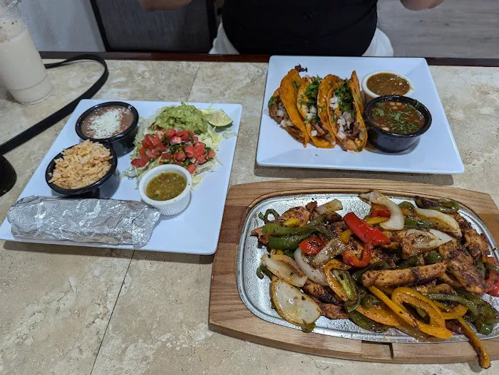 Chinelos Taqueria 5