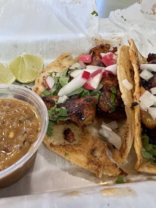 Chinelos Taqueria 10