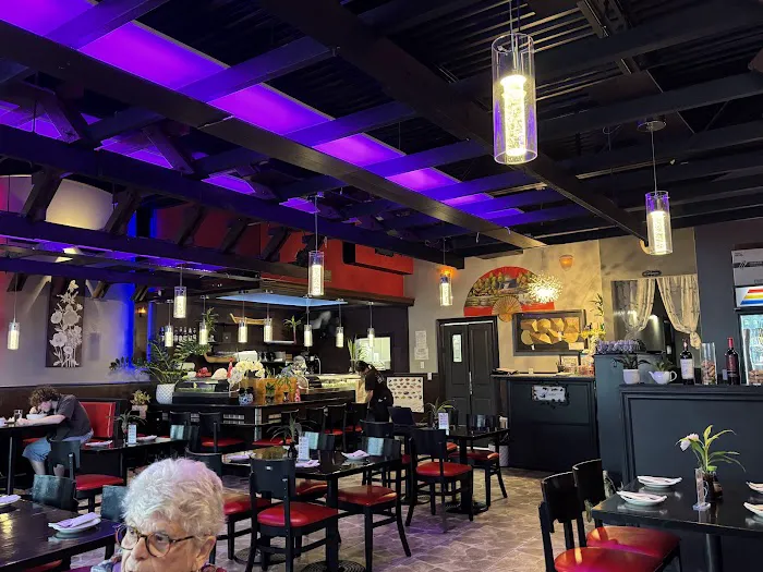 Khao Neow Sushi Thai Lao 7