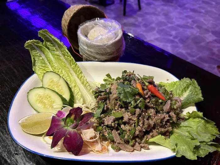Khao Neow Sushi Thai Lao 3