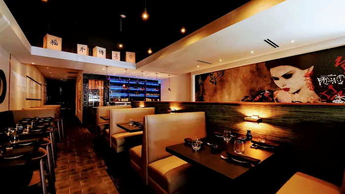 Onēsan Dim Sum Sushi 10