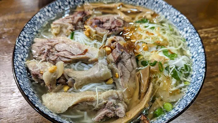 Lá Xanh Restaurant 8