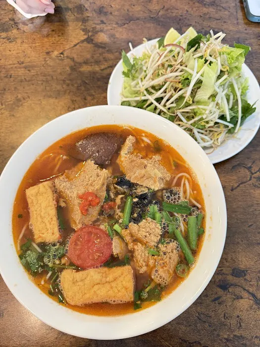 Lá Xanh Restaurant 9