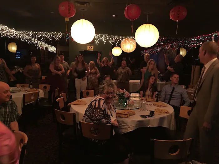 May Dragon Chinese Restaurant 五福樓 9